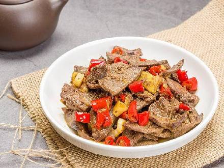 一盘炒猪肝下肚 大爷尿液呈金黄色 一盘炒猪肝下肚 大爷尿液呈金黄色