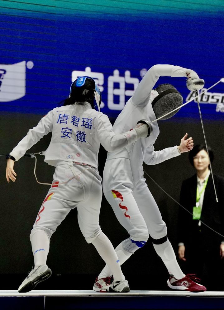 全国击剑锦标赛:江苏队男佩团体三连冠 全国击剑锦标赛:江苏队男佩团体三连冠