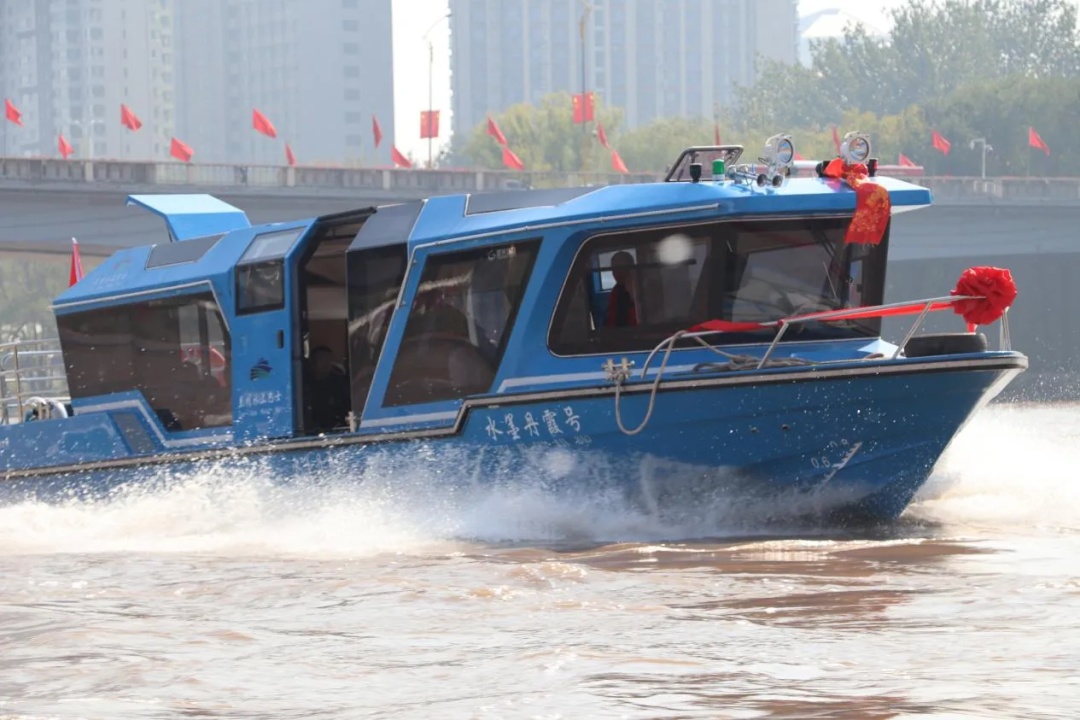 试航成功！“水墨丹霞”号下水待客了