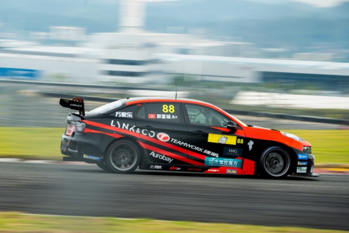 郭富城首获国家级职业赛车赛事季军 郭富城首获国家级职业赛车赛事季军