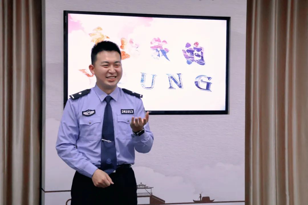 16通“救命连环call”,这位“00后”警官不简单! 16通“救命连环call”,这位“00后”警官不简单!