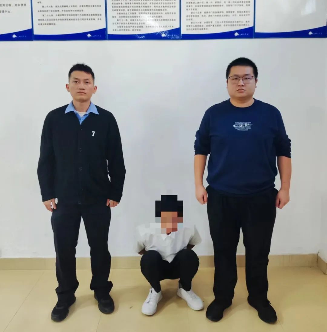 小伙在江西一金店买了七万多元首饰，老板却转身报警