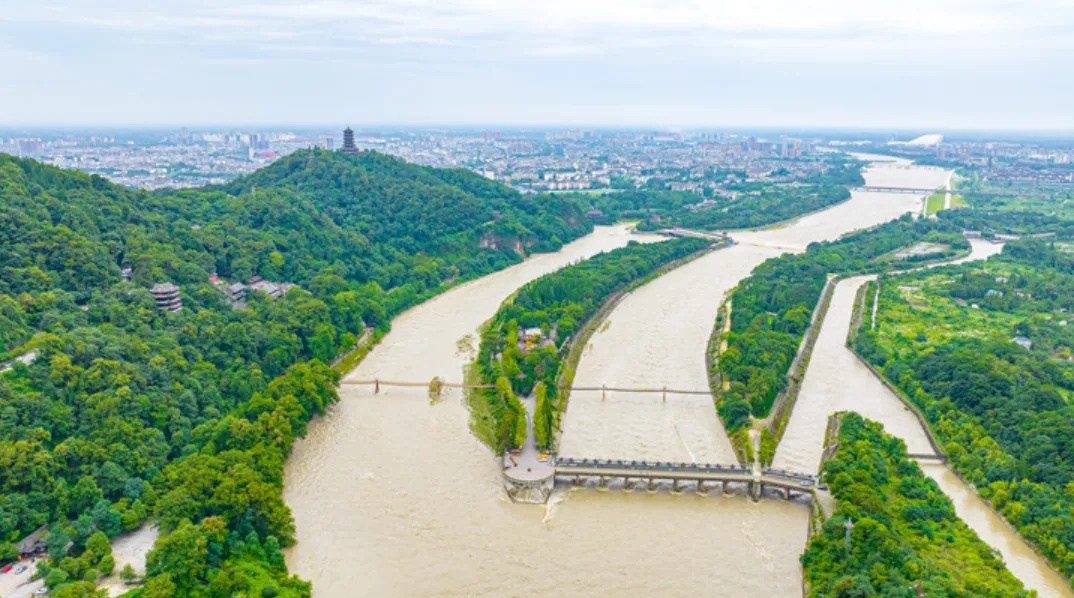 小伙用游戏复原都江堰原理,网友:老祖宗的智慧终于看懂了! 小伙用游戏复原都江堰原理,网友:老祖宗的智慧终于看懂了!