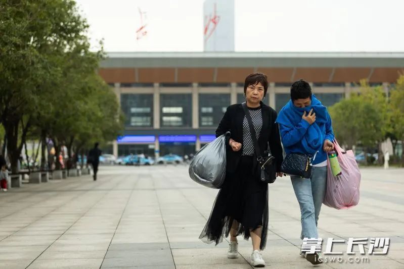 阴雨天又来了！温差超10℃，长沙开启“乱穿衣”模式