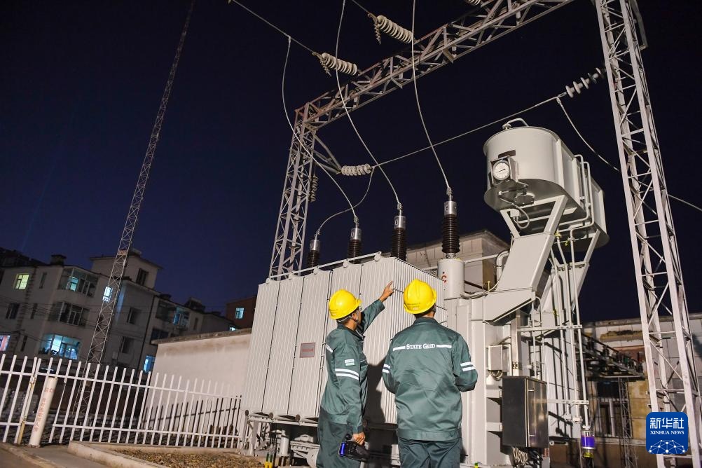 新华全媒+·新职业故事丨“00后”电能质量管理员李欣育：为提升电能质量贡献青春力量