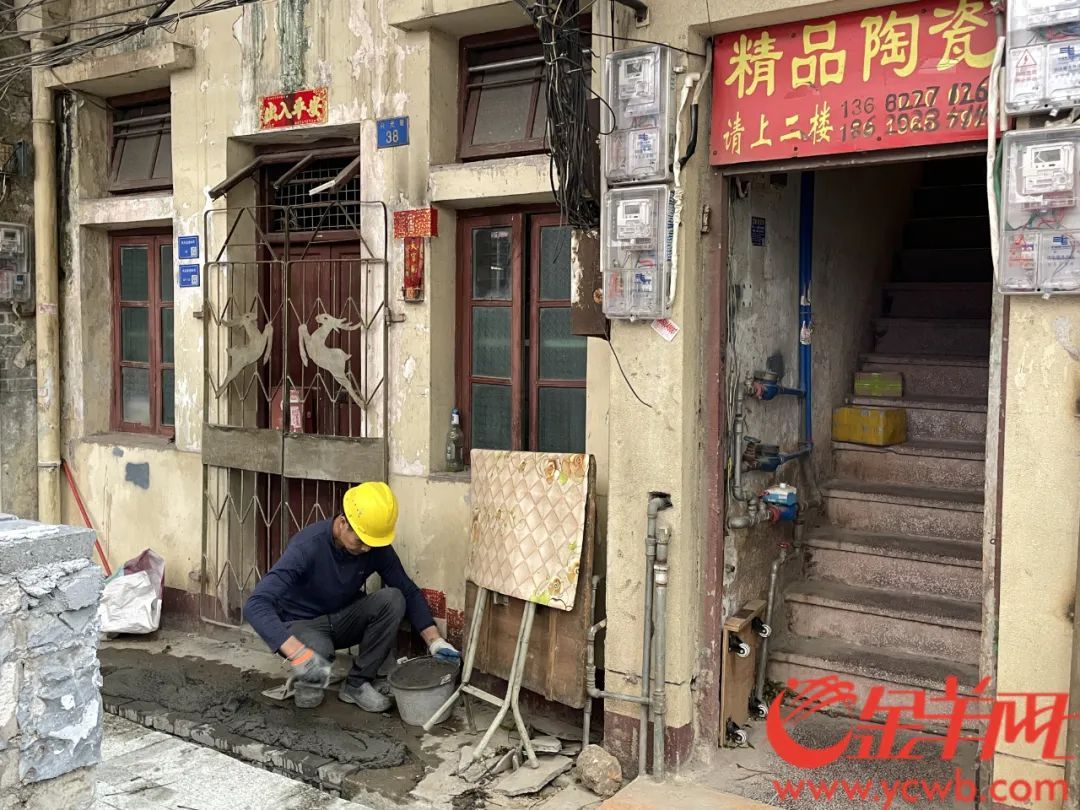 追踪广州居民楼“挖宝”事件：受损地面修复中，公安行政拘留4名“挖宝人”