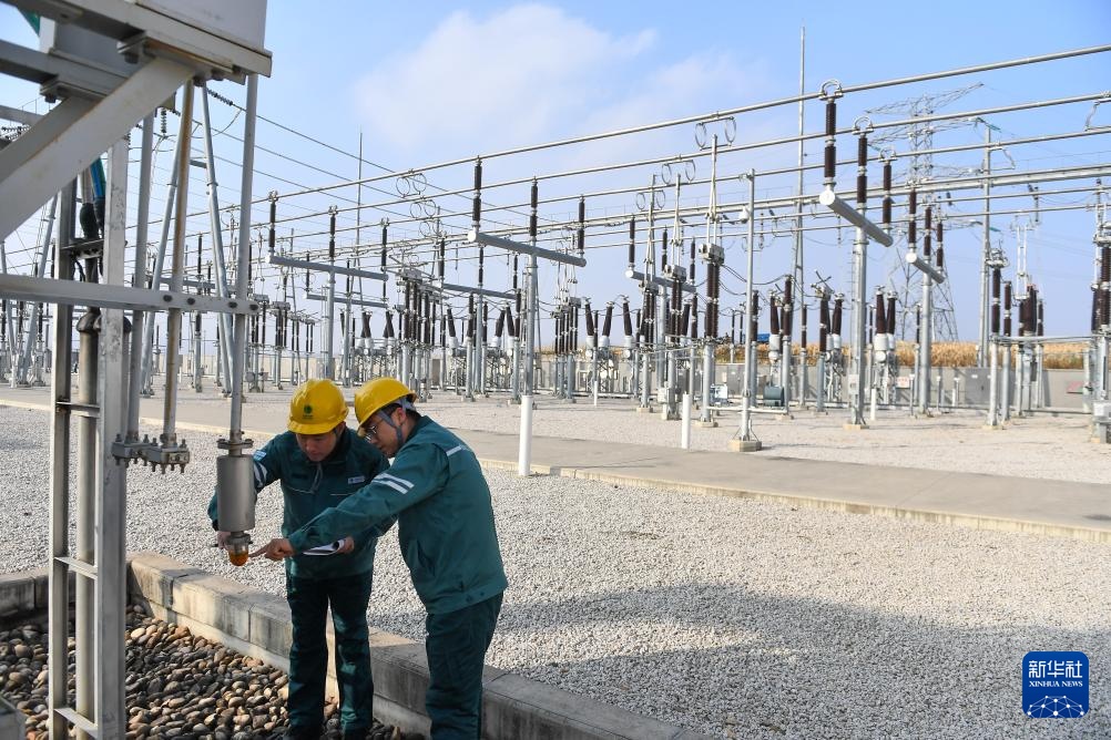 新华全媒+·新职业故事丨“00后”电能质量管理员李欣育：为提升电能质量贡献青春力量