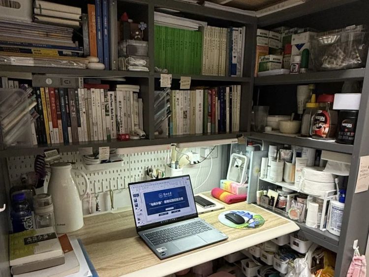 这就是“20岁女人的完美寝室”？千万网友围观羡慕！找到她们几个了……