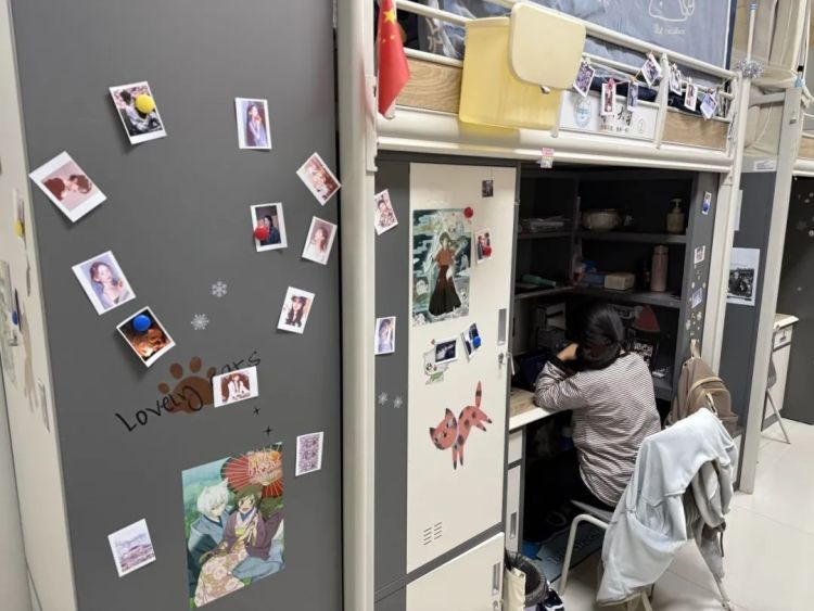 这就是“20岁女人的完美寝室”？千万网友围观羡慕！找到她们几个了……