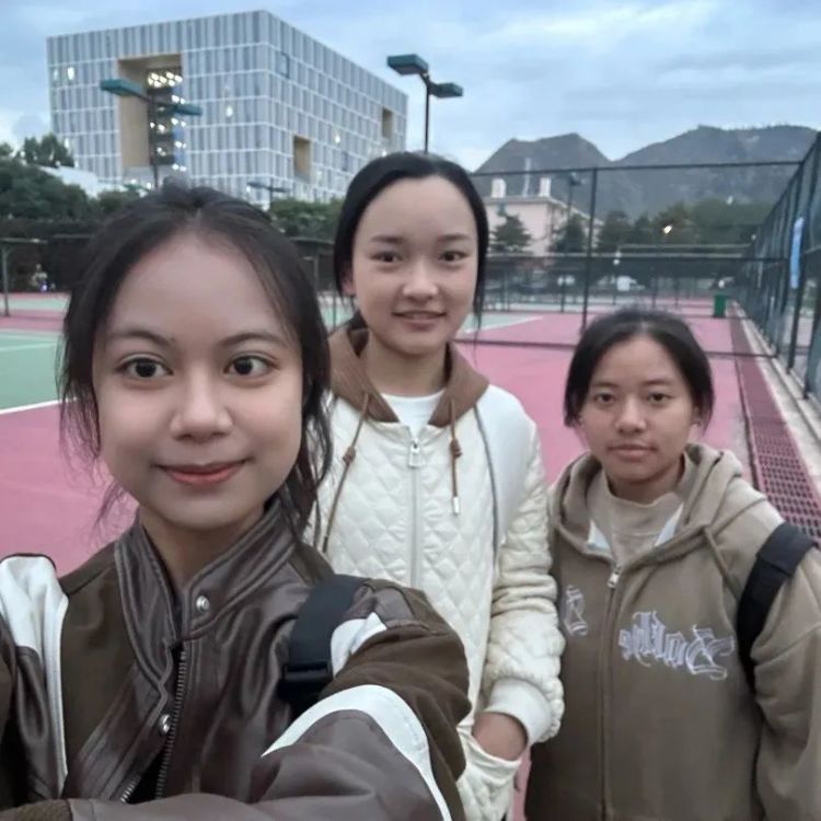 这就是“20岁女人的完美寝室”？千万网友围观羡慕！找到她们几个了……