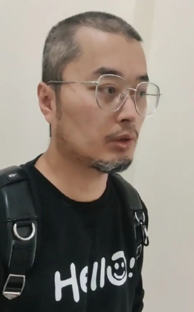 煤气爆炸也要护孩子的“烧伤妈妈”引网友献爱心,丈夫喊停捐款 煤气爆炸也要护孩子的“烧伤妈妈”引网友献爱心,丈夫喊停捐款