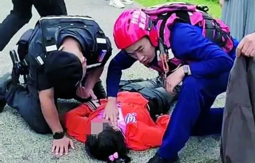 生死瞬间的救援！“三次救人，安哥，好样的！”