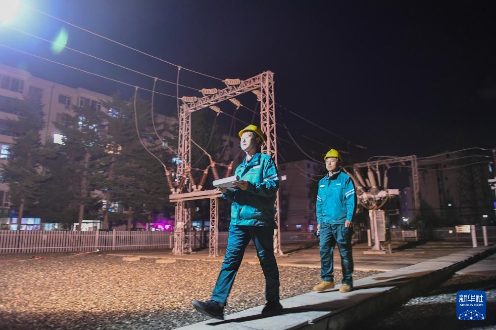 新华全媒+·新职业故事丨“00后”电能质量管理员李欣育：为提升电能质量贡献青春力量