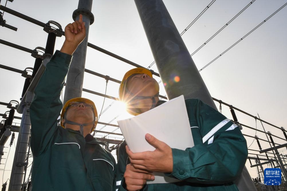 新华全媒+·新职业故事丨“00后”电能质量管理员李欣育：为提升电能质量贡献青春力量