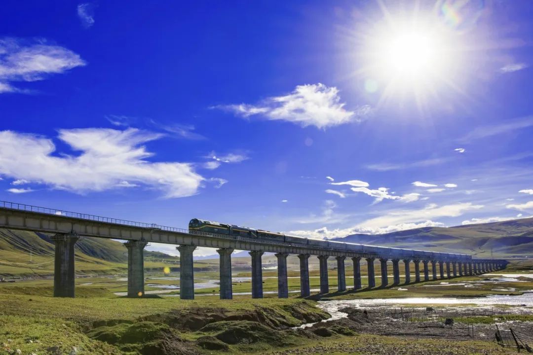 在火车餐车上吃现烤羊腿,是一种什么体验 在火车餐车上吃现烤羊腿,是一种什么体验