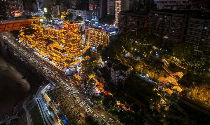 “没有比重庆更适合拍照的城市了！”