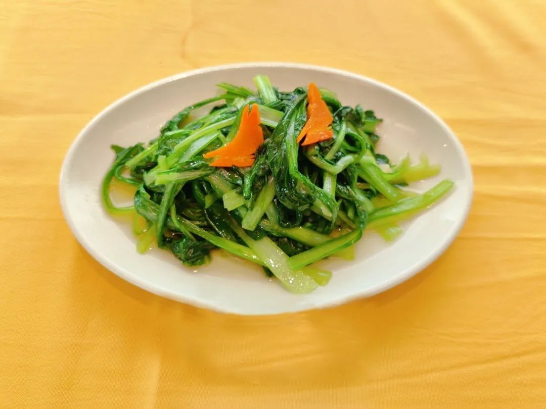 在火车餐车上吃现烤羊腿,是一种什么体验 在火车餐车上吃现烤羊腿,是一种什么体验