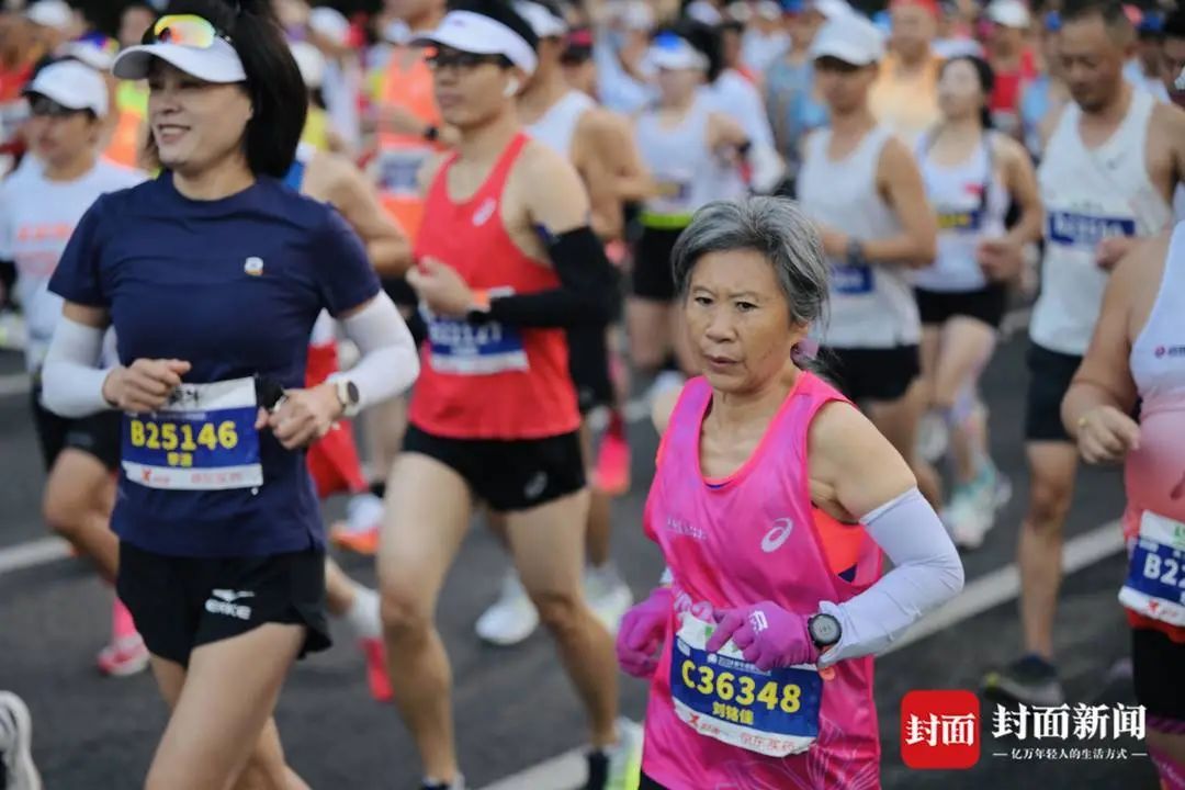 2024成都马拉松冠军诞生！“唐僧”“大祭司”……都来了