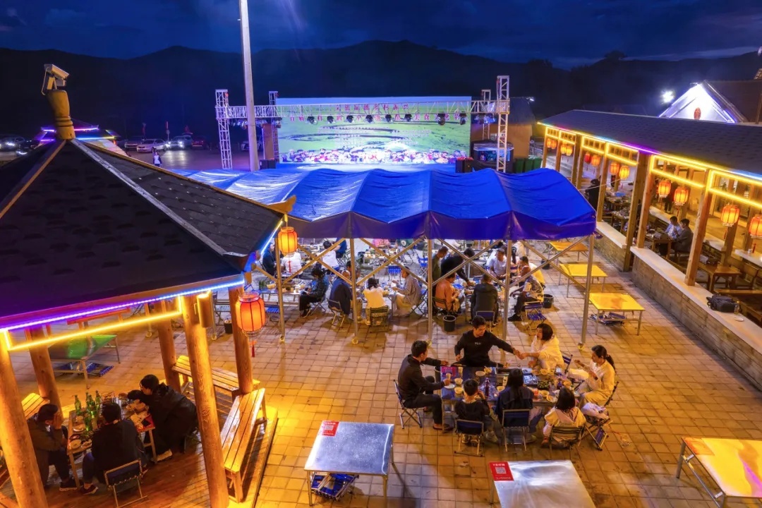 “很黑村”?网红村! “很黑村”?网红村!