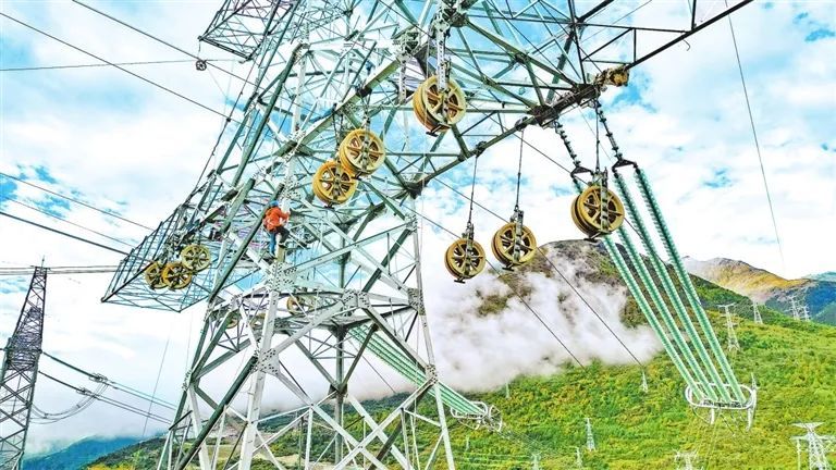 世界海拔最高!大国基建再上新 世界海拔最高!大国基建再上新