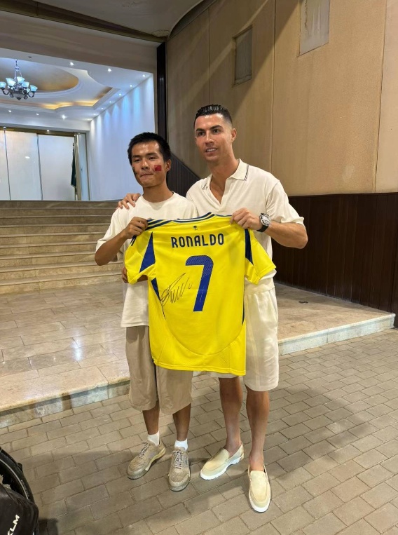 小伙骑单车见球星C罗!合肥出发,半年跨越9国 小伙骑单车见球星C罗!合肥出发,半年跨越9国