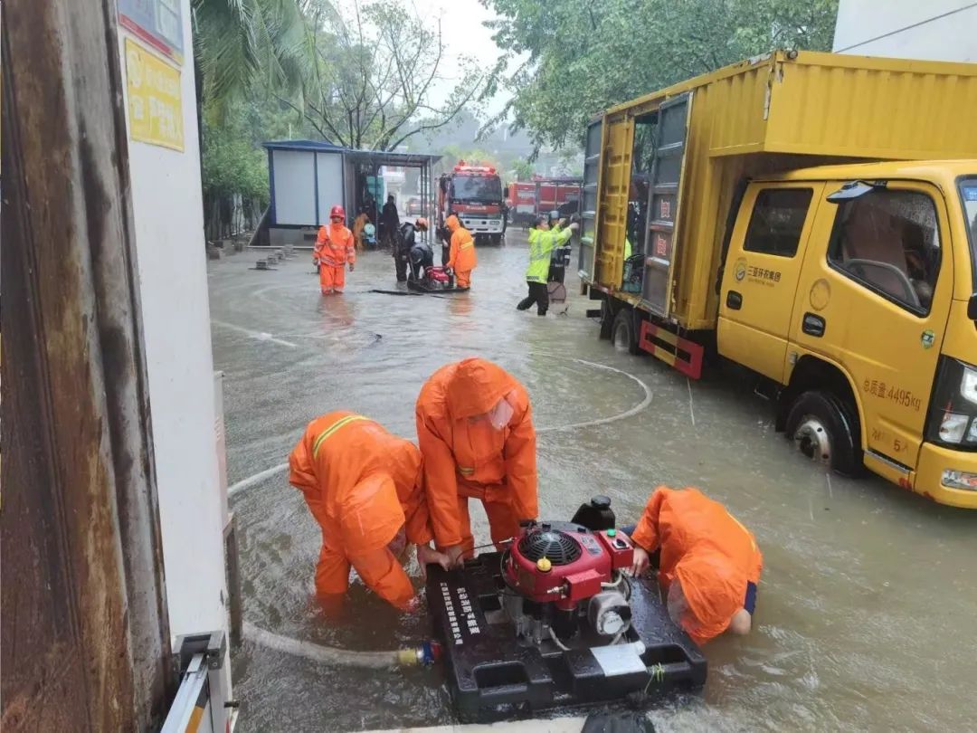 “潭美”致三亚内涝,海南多地启动应急响应 “潭美”致三亚内涝,海南多地启动应急响应