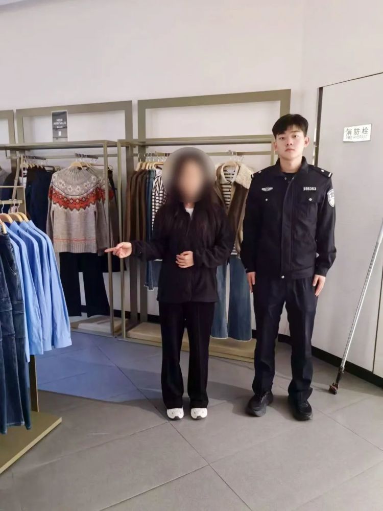不买就偷?一女子商场盗窃衣物被抓 不买就偷?一女子商场盗窃衣物被抓