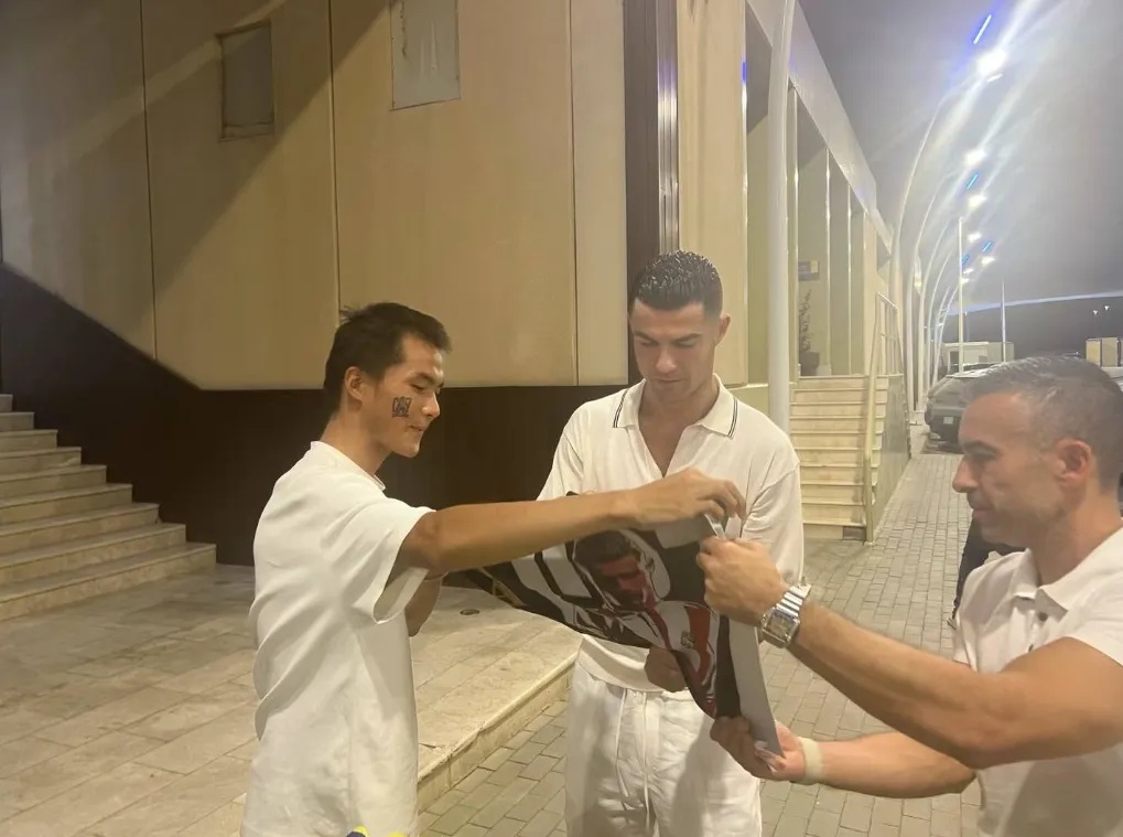 小伙骑单车见球星C罗!合肥出发,半年跨越9国 小伙骑单车见球星C罗!合肥出发,半年跨越9国