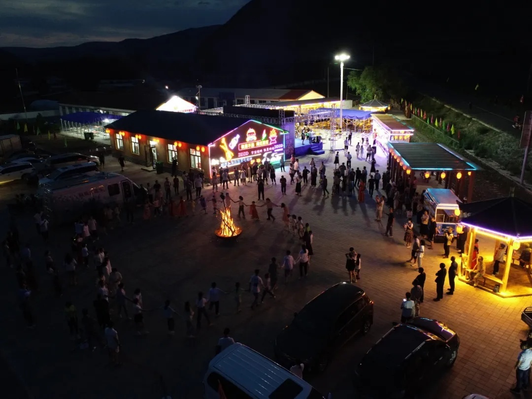 “很黑村”?网红村! “很黑村”?网红村!