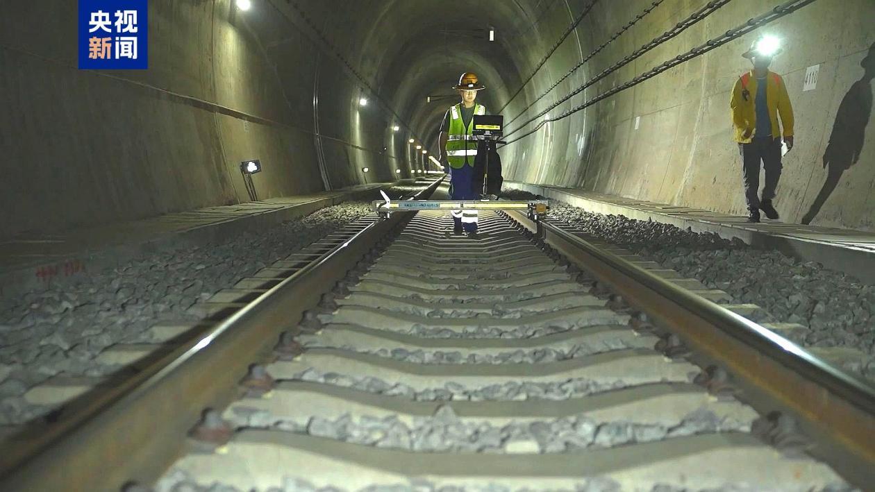 开通近3年 中老铁路167座隧道接受全面“健康检查” 开通近3年 中老铁路167座隧道接受全面“健康检查”