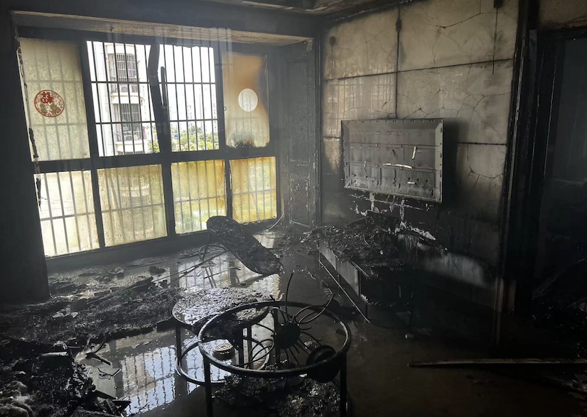 浪漫水晶球成“纵火犯”!家中一片狼藉…… 浪漫水晶球成“纵火犯”!家中一片狼藉……