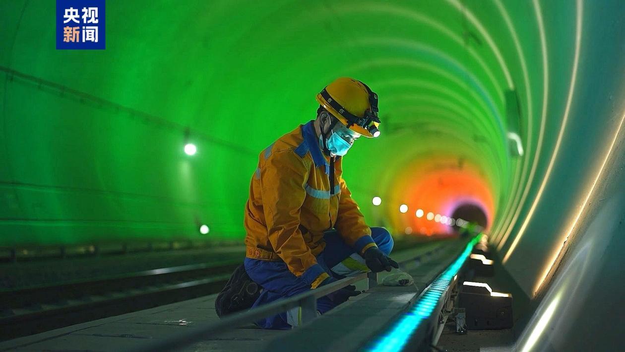 开通近3年 中老铁路167座隧道接受全面“健康检查” 开通近3年 中老铁路167座隧道接受全面“健康检查”