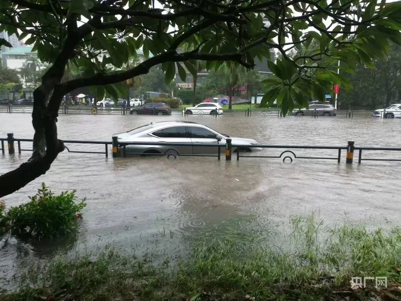海南为何被秋季暴雨袭击? 海南为何被秋季暴雨袭击?