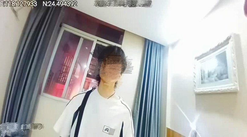 离了个大谱!自媒体博主为博流量报假警,直播“警察上门扫黄” 离了个大谱!自媒体博主为博流量报假警,直播“警察上门扫黄”