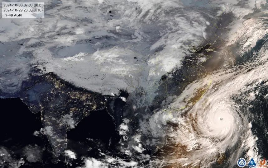 17级！持续逼近！预警升级！福建将迎大风、暴雨、大暴雨！