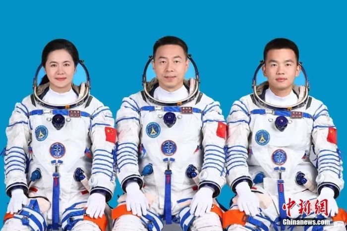 中国首位飞天“90后”男航天员宋令东：先问己再“问天”