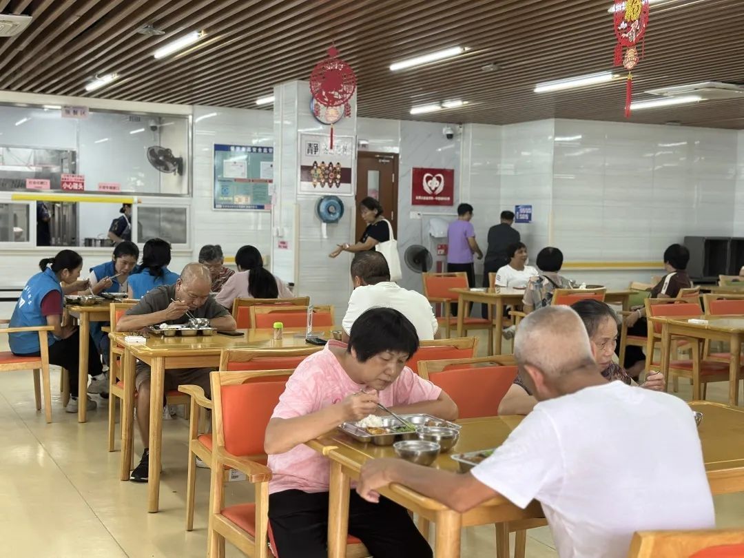 真香！一顿只需十几元，三餐不重样，网友：广州年轻人的嘴真严，我要直奔！