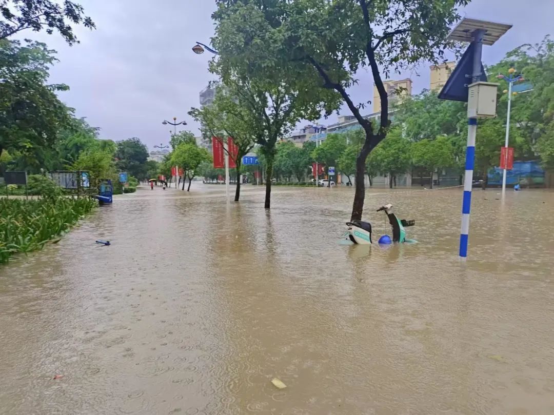 最近消息！琼海万泉河嘉积大坝已被洪水淹没