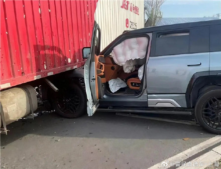 高速追尾卡车为什么特别危险 高速追尾卡车为什么特别危险