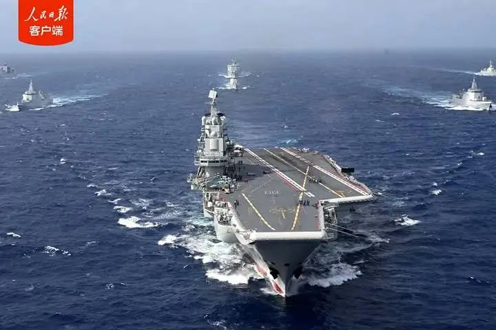现场画面!辽宁舰、山东舰首次开展双航母编队演练 现场画面!辽宁舰、山东舰首次开展双航母编队演练
