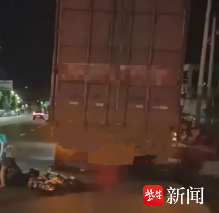 货车报废后不能一扔了之,这位车主就摊上事了 货车报废后不能一扔了之,这位车主就摊上事了