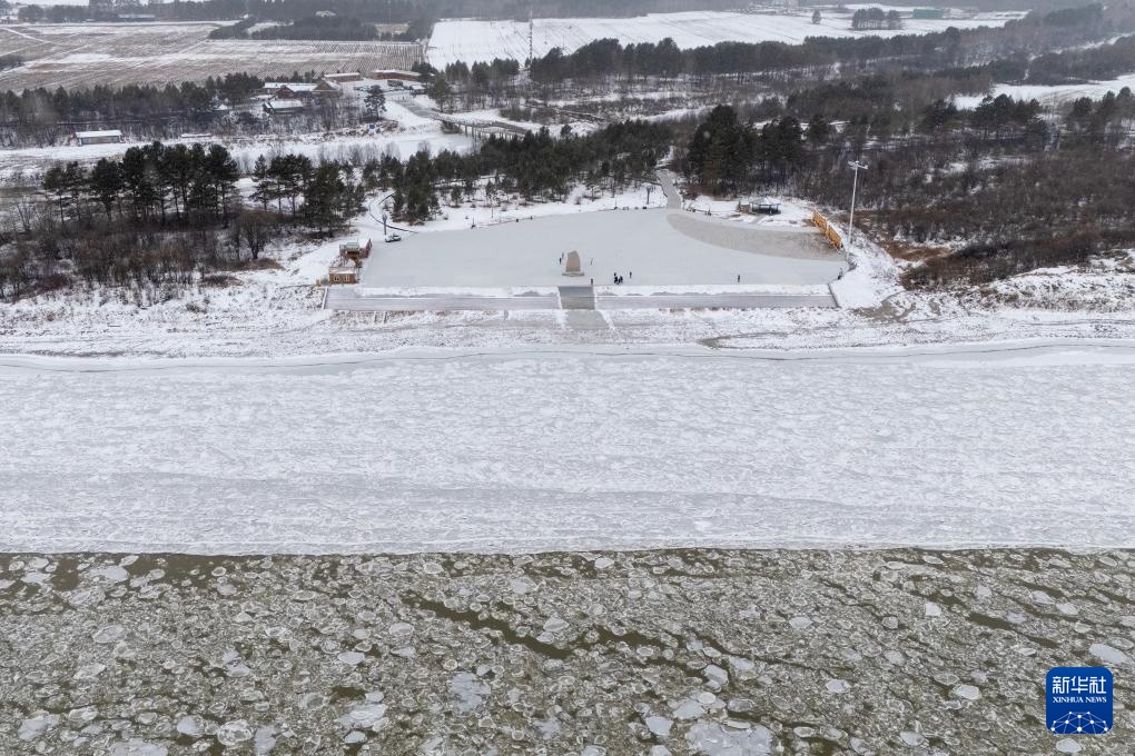 黑龙江漠河段“跑冰排” 黑龙江漠河段“跑冰排”
