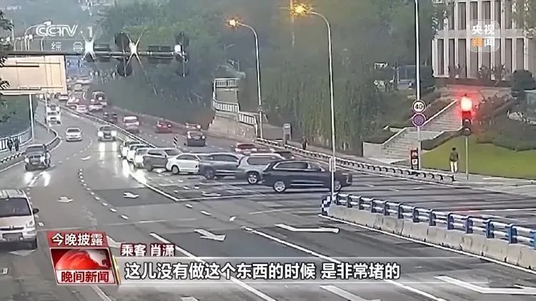 重庆民警发明的“多车联动掉头”,被推广到全国了! 重庆民警发明的“多车联动掉头”,被推广到全国了!