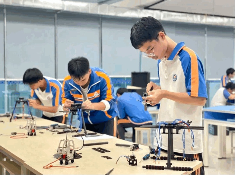 有人在观望行业缺口,有人已“进化”成“飞手” 有人在观望行业缺口,有人已“进化”成“飞手”