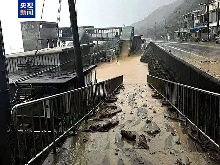深夜通知：停运！取消！台风“康妮”已造成台湾3人死亡