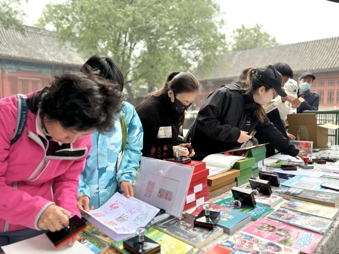 报国寺书市圆满收官!这些高光瞬间不容错过 报国寺书市圆满收官!这些高光瞬间不容错过