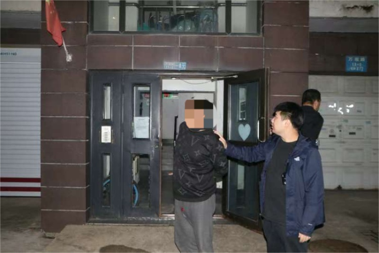 事发沈阳皇姑!男子回家发现门被反锁,首饰被盗!警方刚刚通报...... 事发沈阳皇姑!男子回家发现门被反锁,首饰被盗!警方刚刚通报......