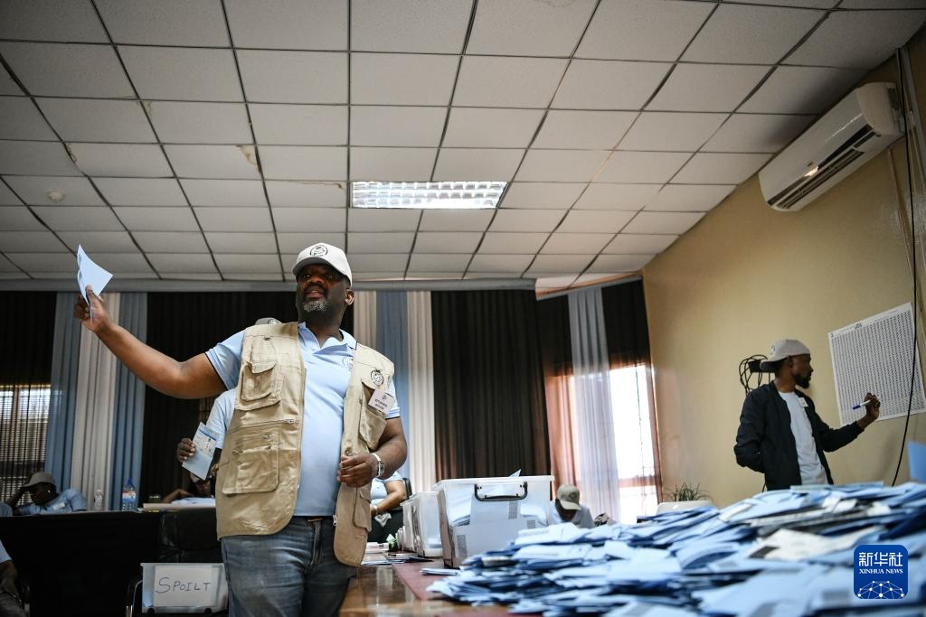 博茨瓦纳大选投票结束 开始计票 博茨瓦纳大选投票结束 开始计票