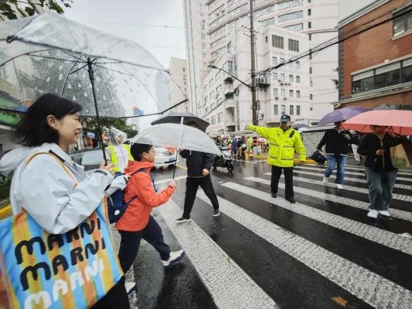 注意！上海强降水维持，三区预警升级！台风影响明天结束，冷空气下周光顾