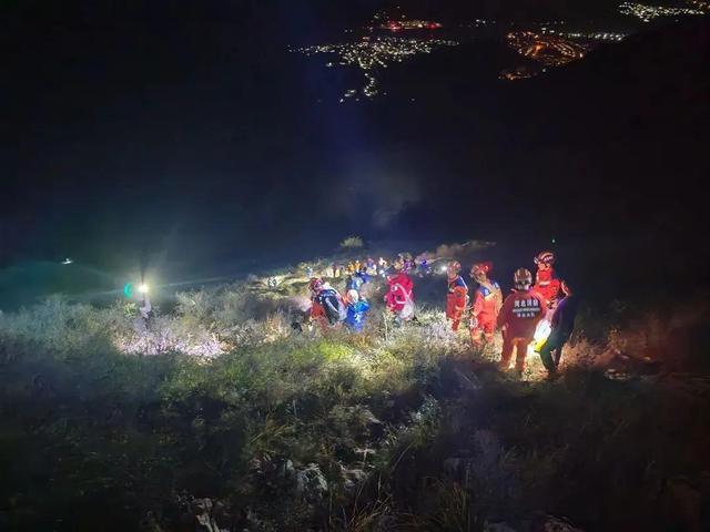 60人深夜被困！野外遇险如何自救？